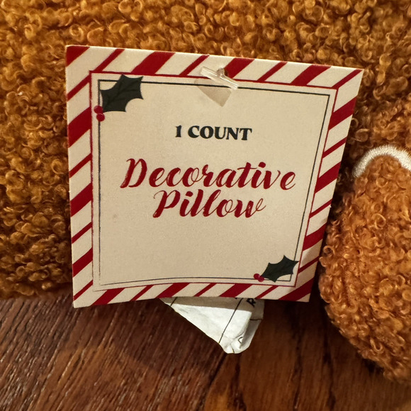 NEW 2 Target Bullseye Gingerbread Man Woman Pillow Christmas Cookie Cottage Core - Picture 8 of 10